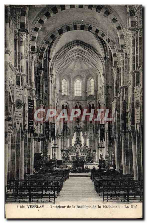 Vézelay — Intérieur de la Basilique de la Madeleine — La Nef