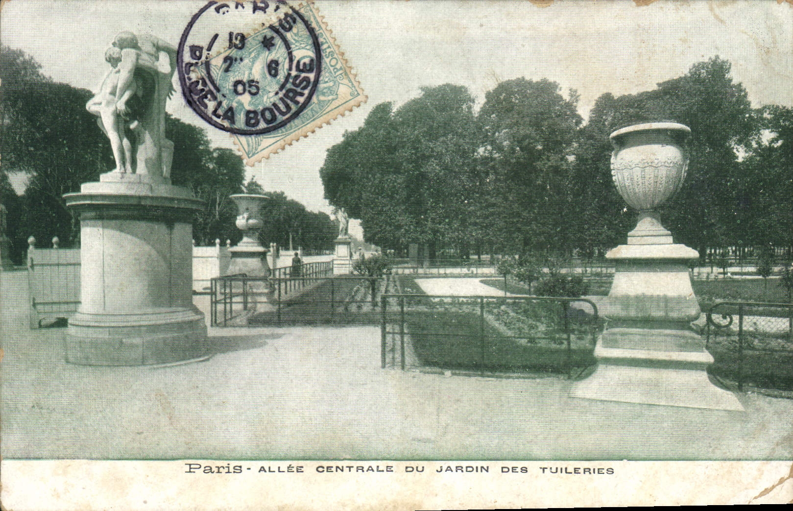 CPA Paris Allee centrale du Jardin des Tuileries 