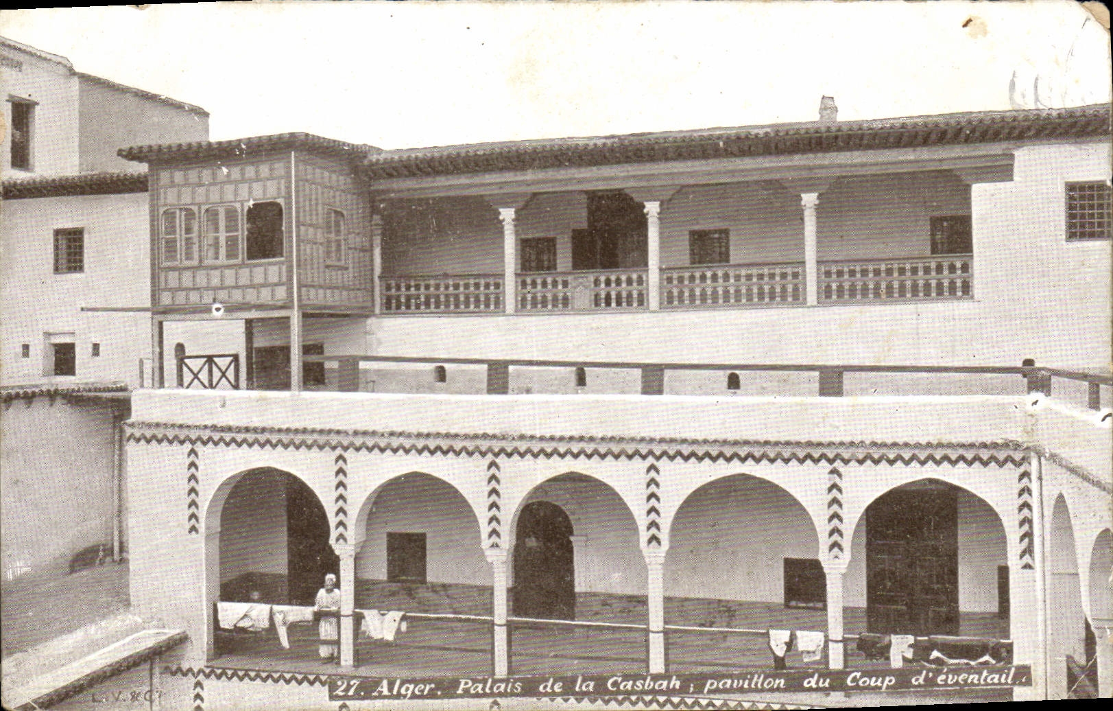 Alger. Palais de la Casbah ; pavillon du Coup d'éventail — L.V.S.C. n°27