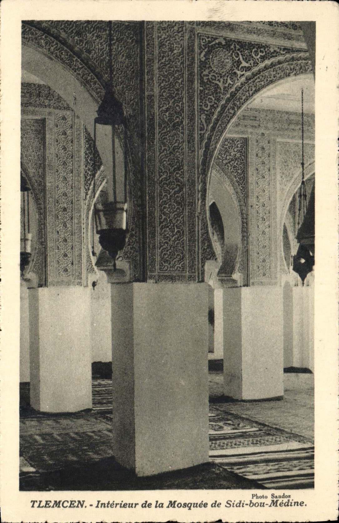 CPA Tlemcen Interieur de la Mosquee de Sidi bou Medine 