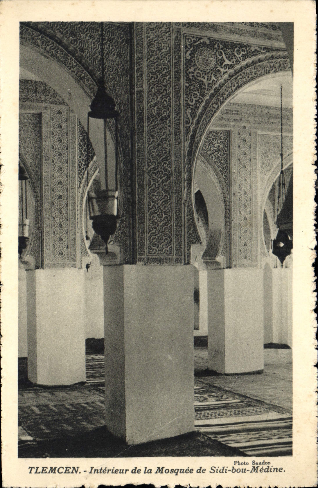 CPA Tlemcen Interieur de la Mosquee de Sidi bou Medine 