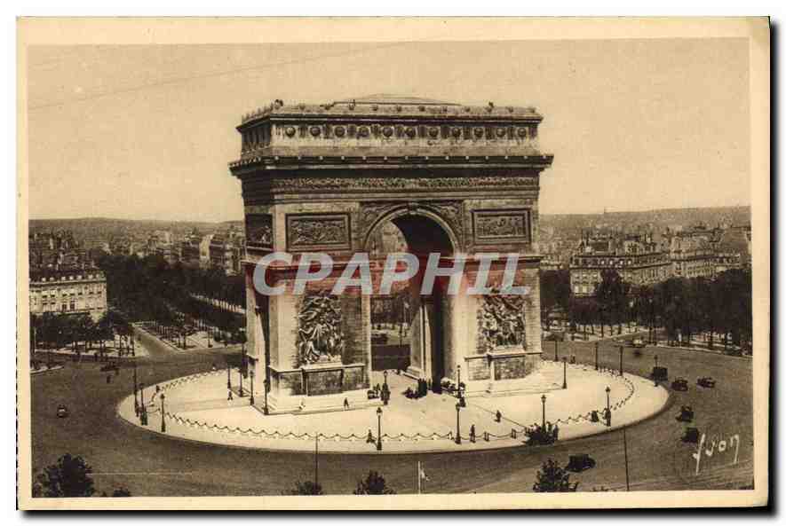 CPA Paris L'Arc de Triomphe et la Place de l'Etoile 