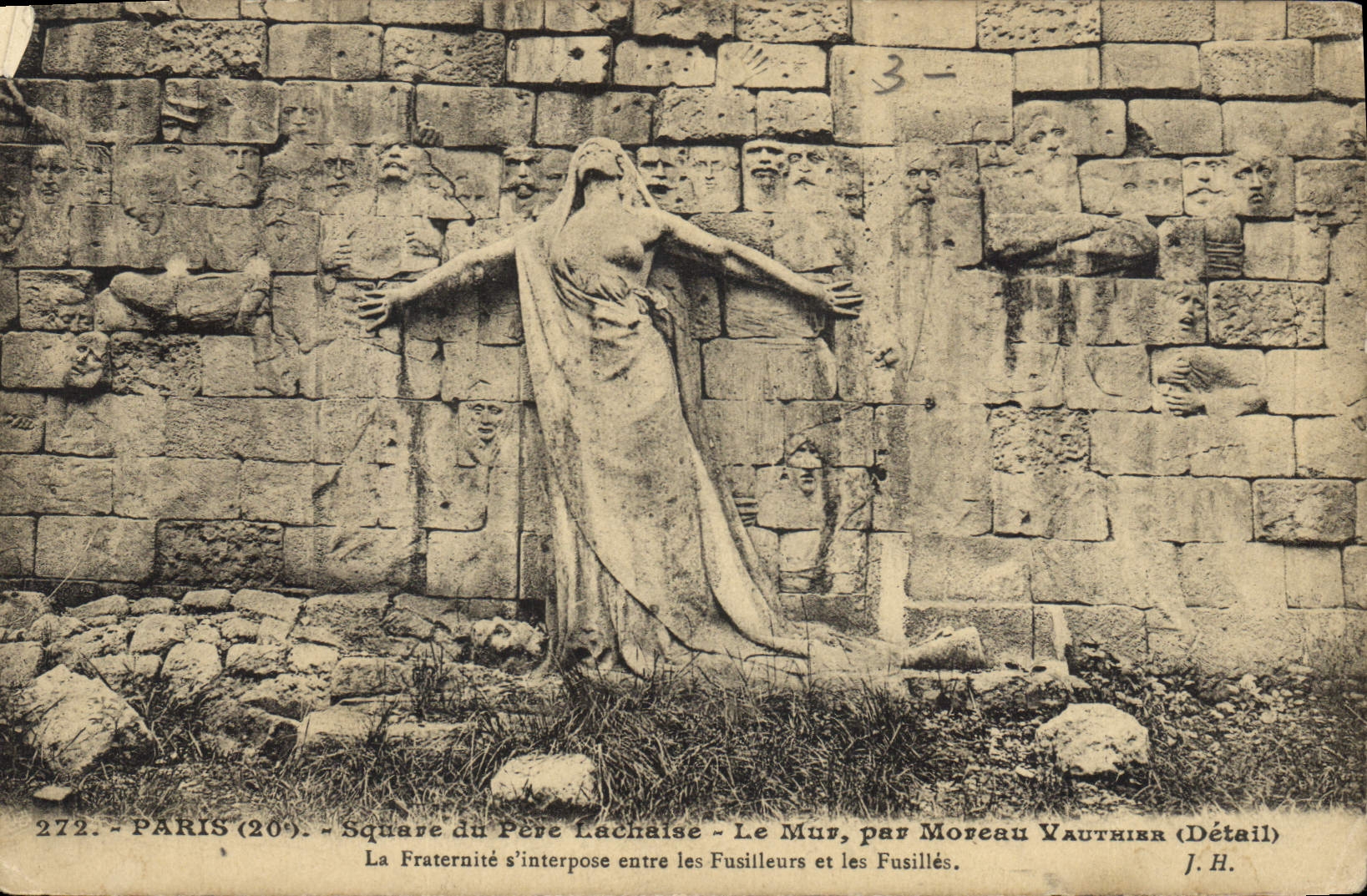 CPA Paris Square du Pere Lachaise Le Mur par Moreau Vautnier 