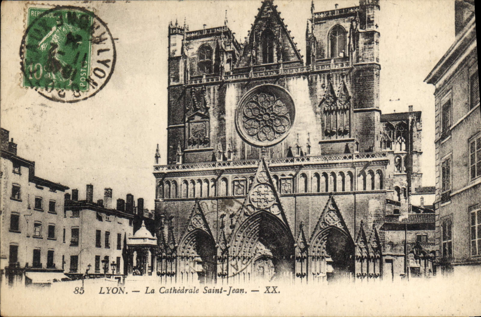CPA Lyon la Cathedrale Saint Jean 