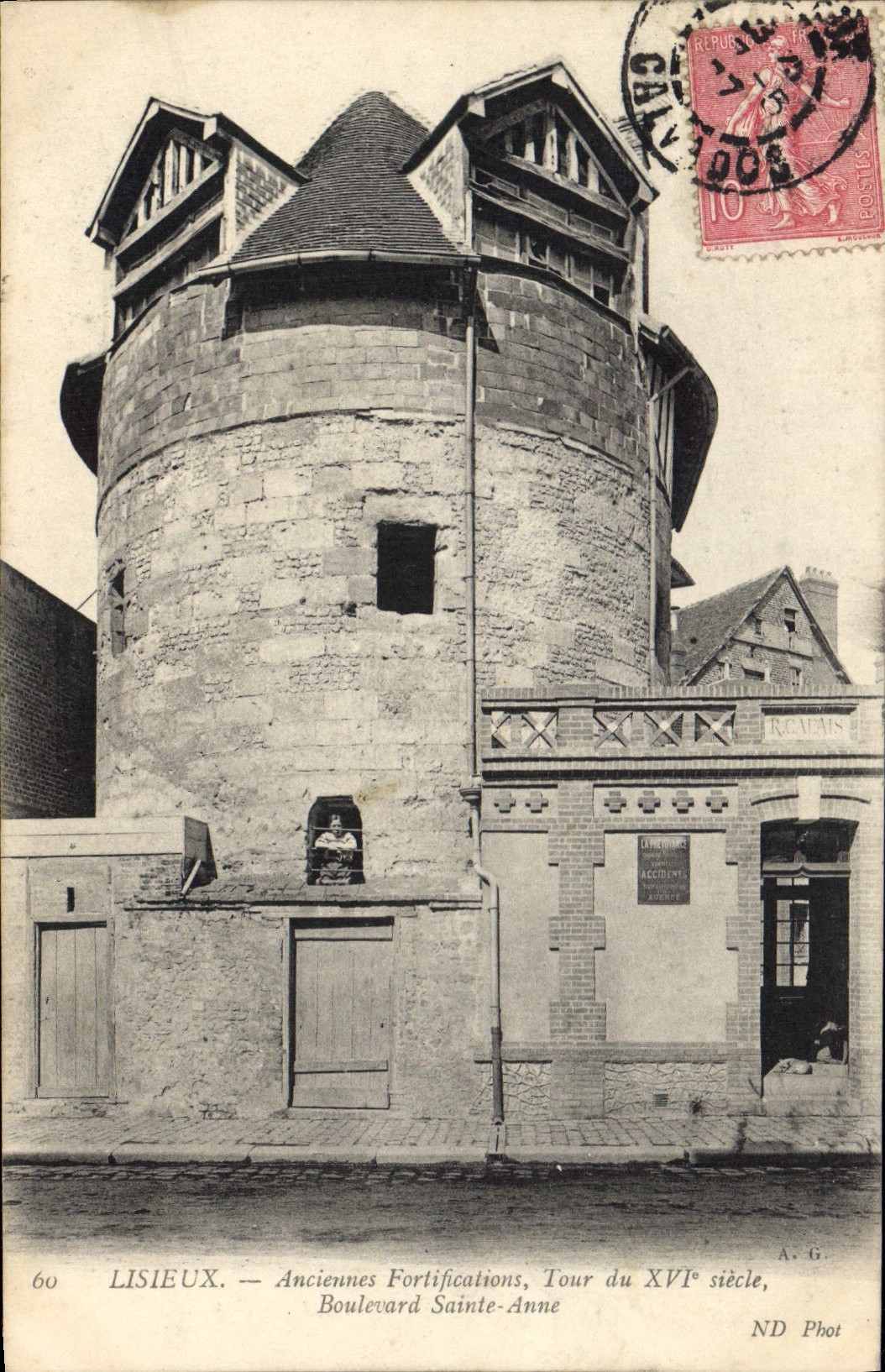 Lisieux — Anciennes Fortifications, Tour du XVIe siècle, Boulevard Sainte-Anne — A.G. Phot