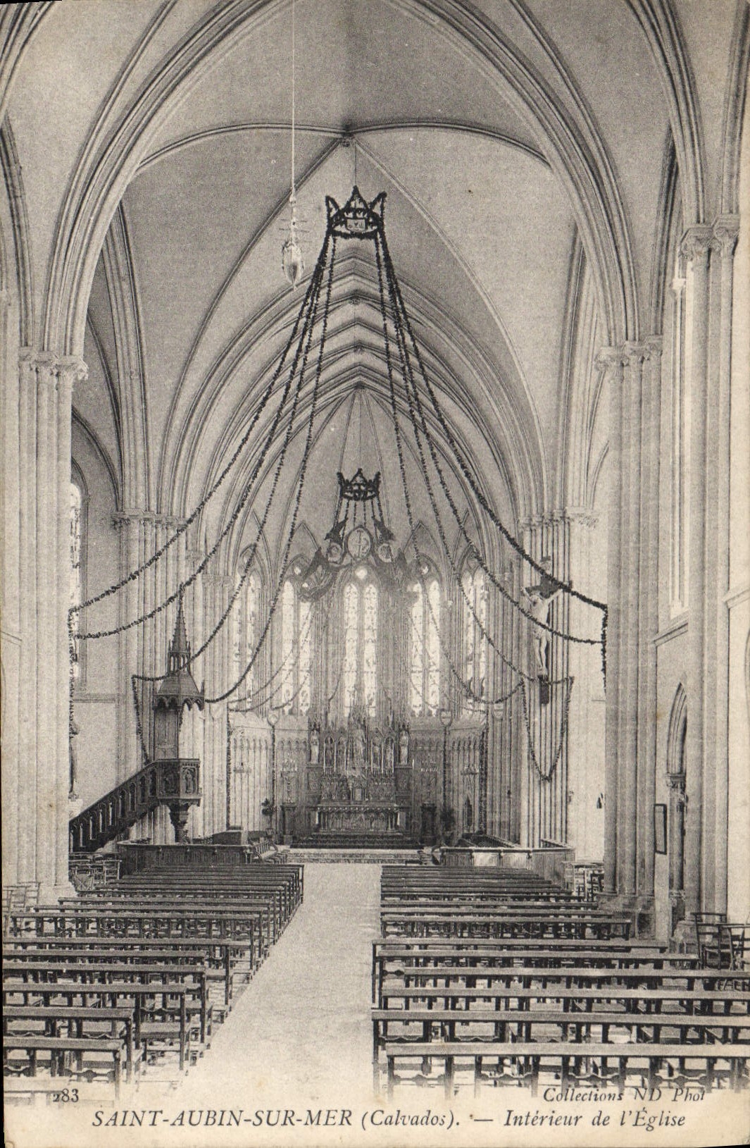 CPA Saint Aubin sur Mer Calvados Interieur de l'Eglise 
