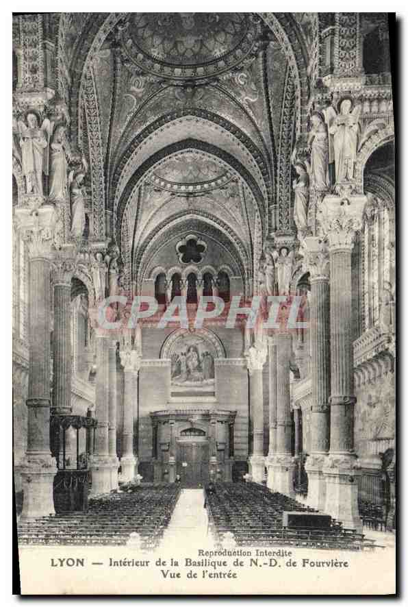 CPA Lyon Interieur de la Basilique de N D de Fourviere vue de l'entree 