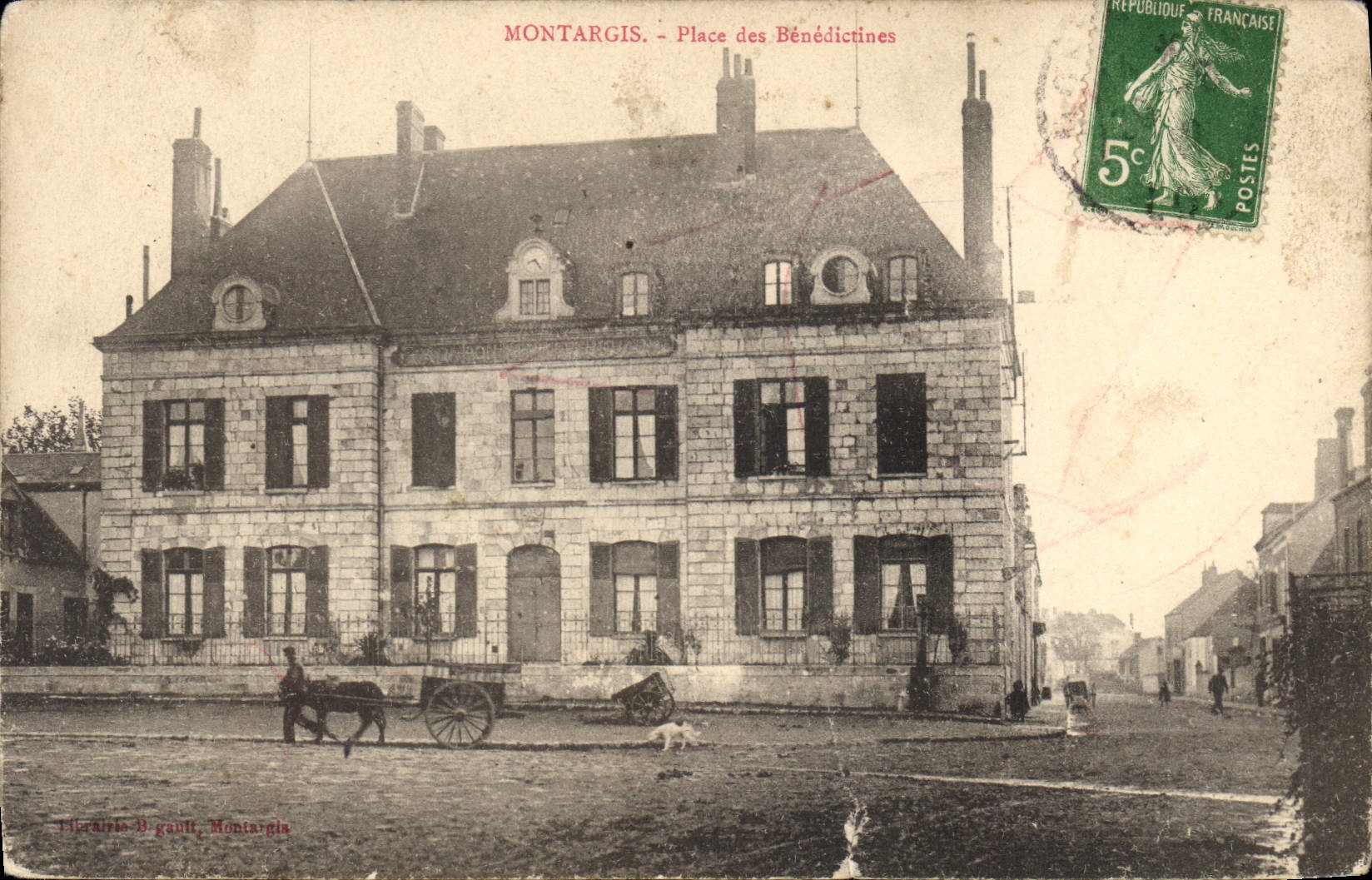 CPA Montargis Place des Benedictines 