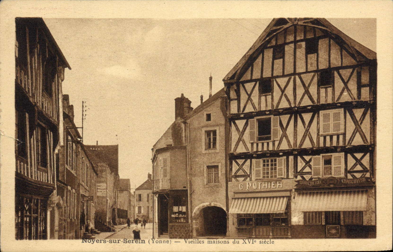CPA Noyers sur Serein Yonne Vieille Maisons du XVI siecle 