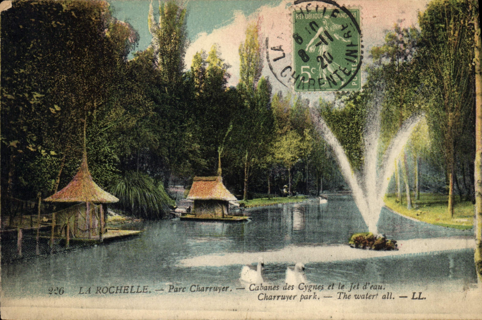 CPA La Rochelle Parc Charruyer Cabanes des Cygnes et le Jet d'eau 