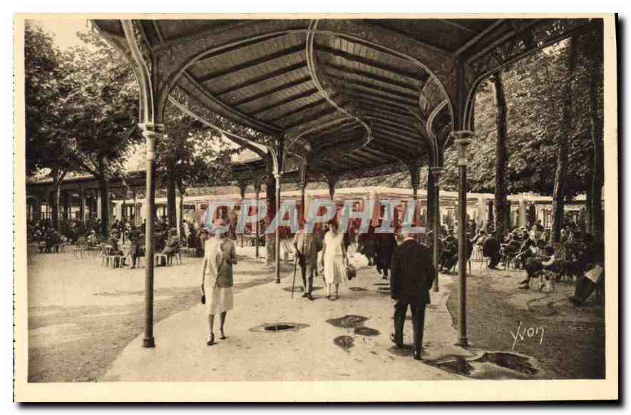 Vichy (Allier) — Les Allées couvertes et les Pergolas — Éditions d'Art Yvon