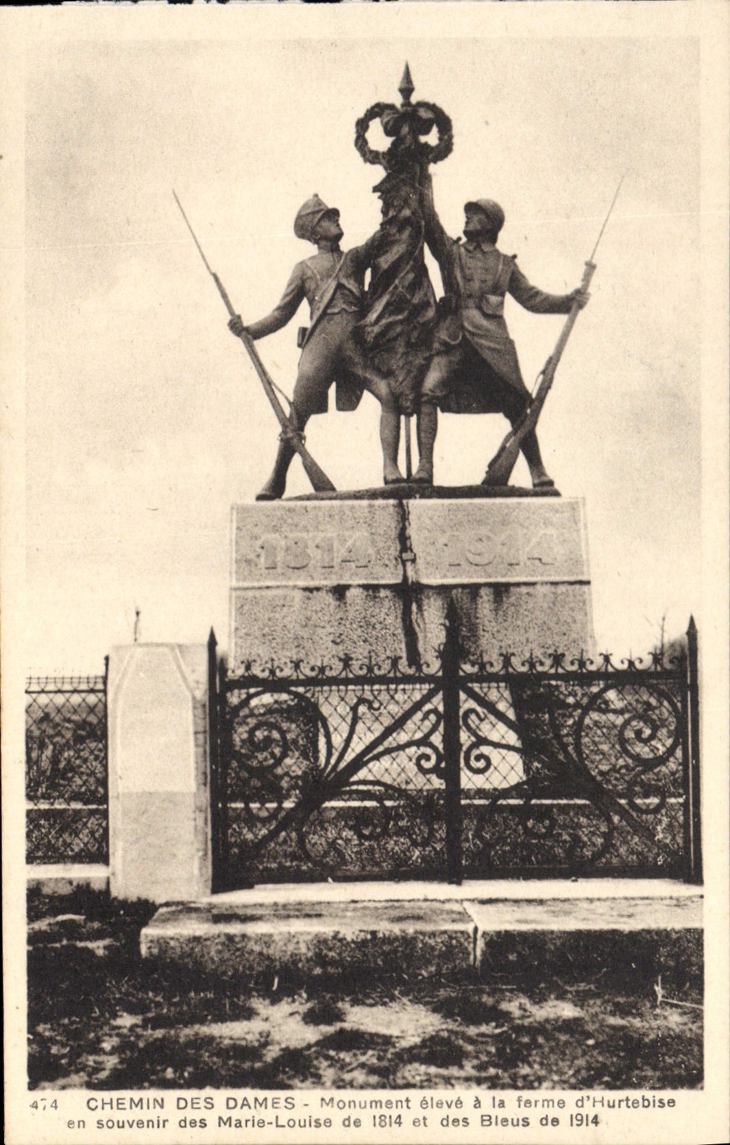 Chemin des Dames — Monument élevé à la ferme d’Hurtebise en souvenir des Marie-Louise de 1814 et des Bleus de 1914 — CPAPHIL