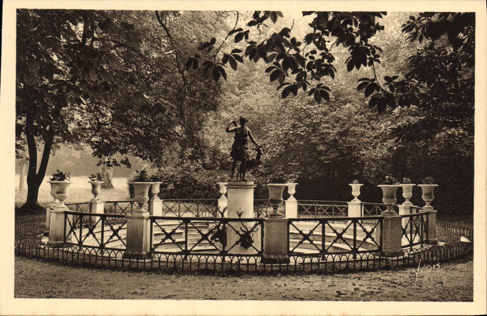 Fontana di Diana — Giardini del Palazzo — Edizioni d'Arte YVON, Parigi