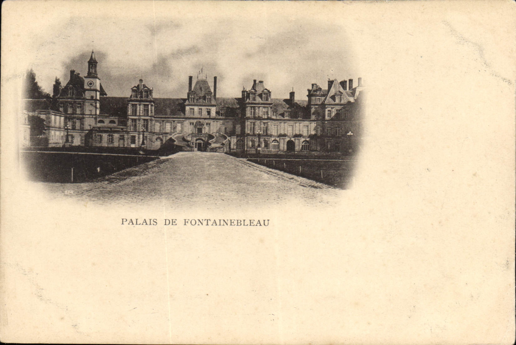 Schloss Fontainebleau — Ansicht des Schlosses — unbekannter Verleger