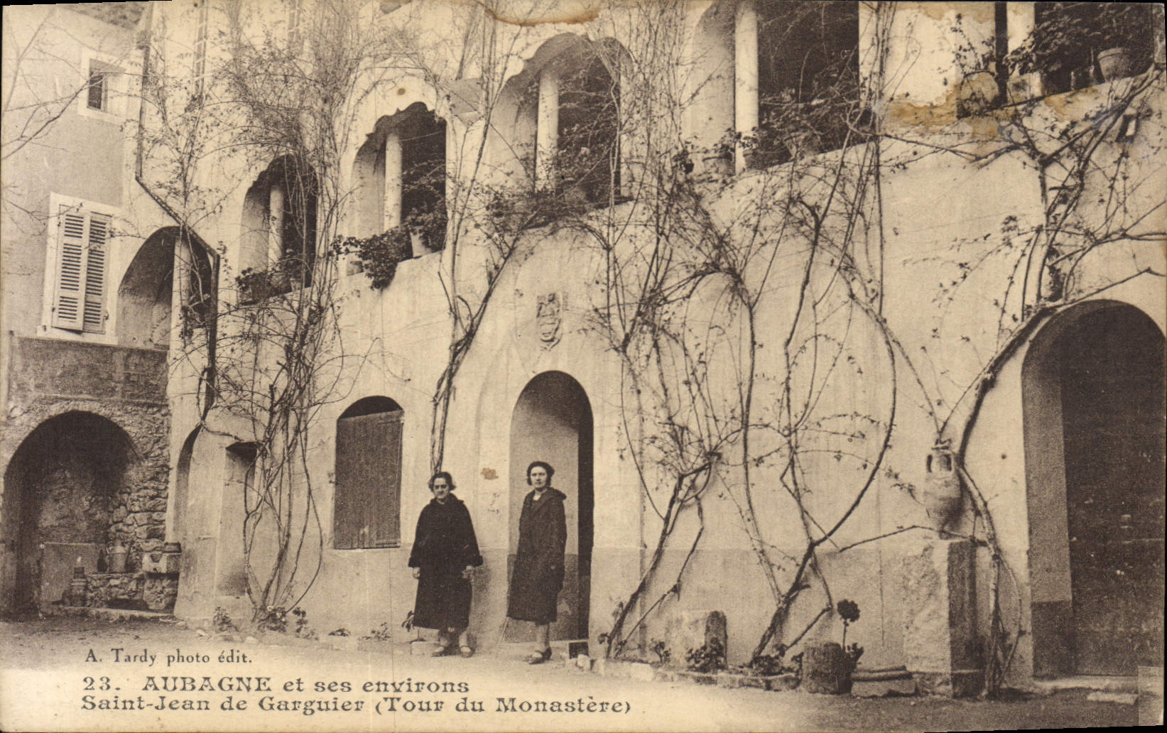 CPA Aubagne et ses environs Saint Jean de Garguier Tour du Monastere 