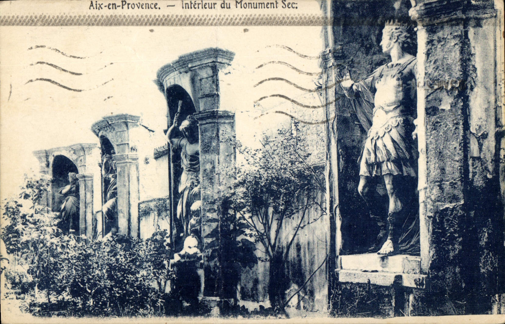 Aix-en-Provence — Intérieur du Monument Sec — Éditeur non identifié, n° de série non visible
