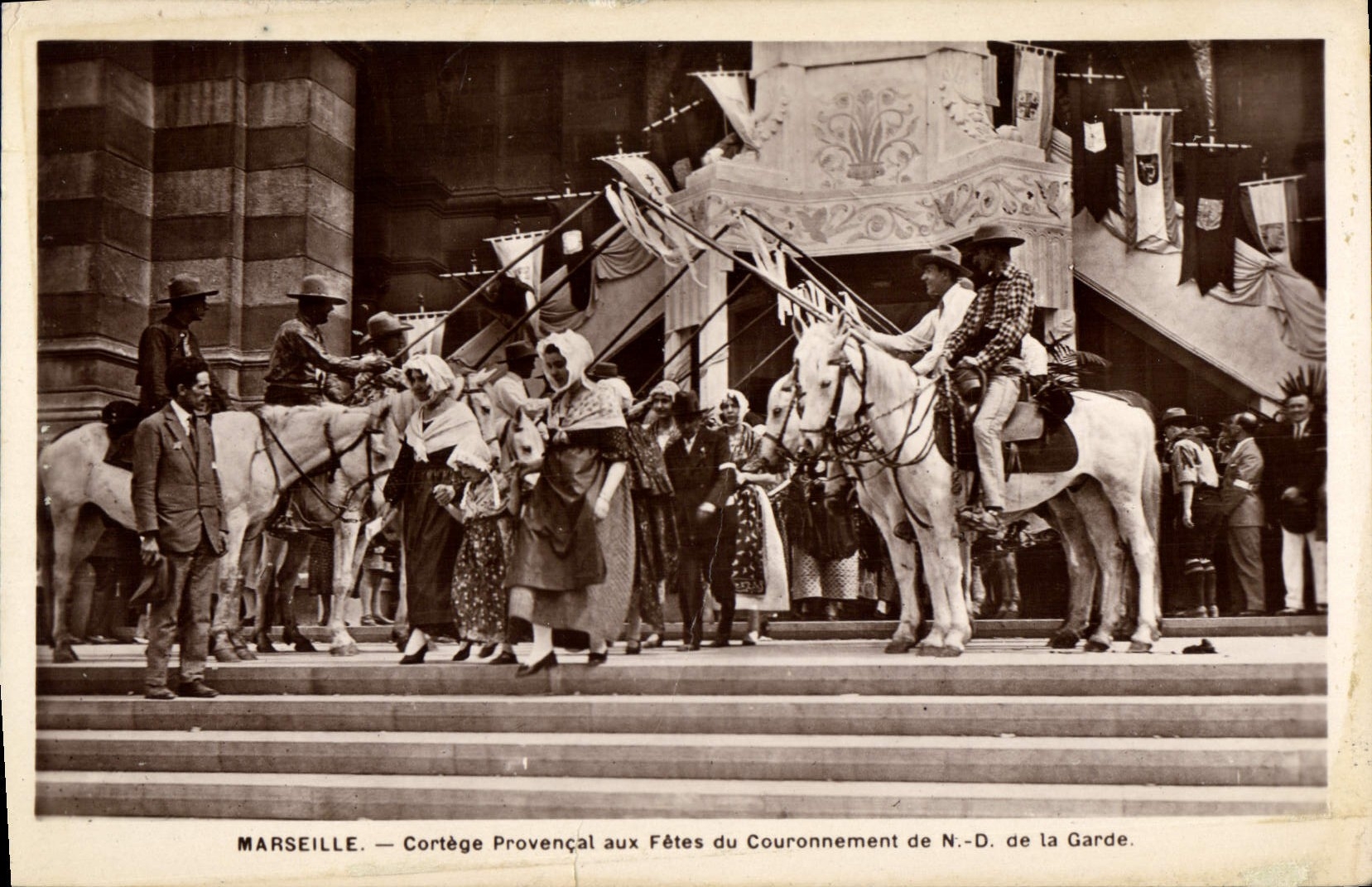 Marseille — Cortège Provençal aux Fêtes du Couronnement de N.-D. de la Garde