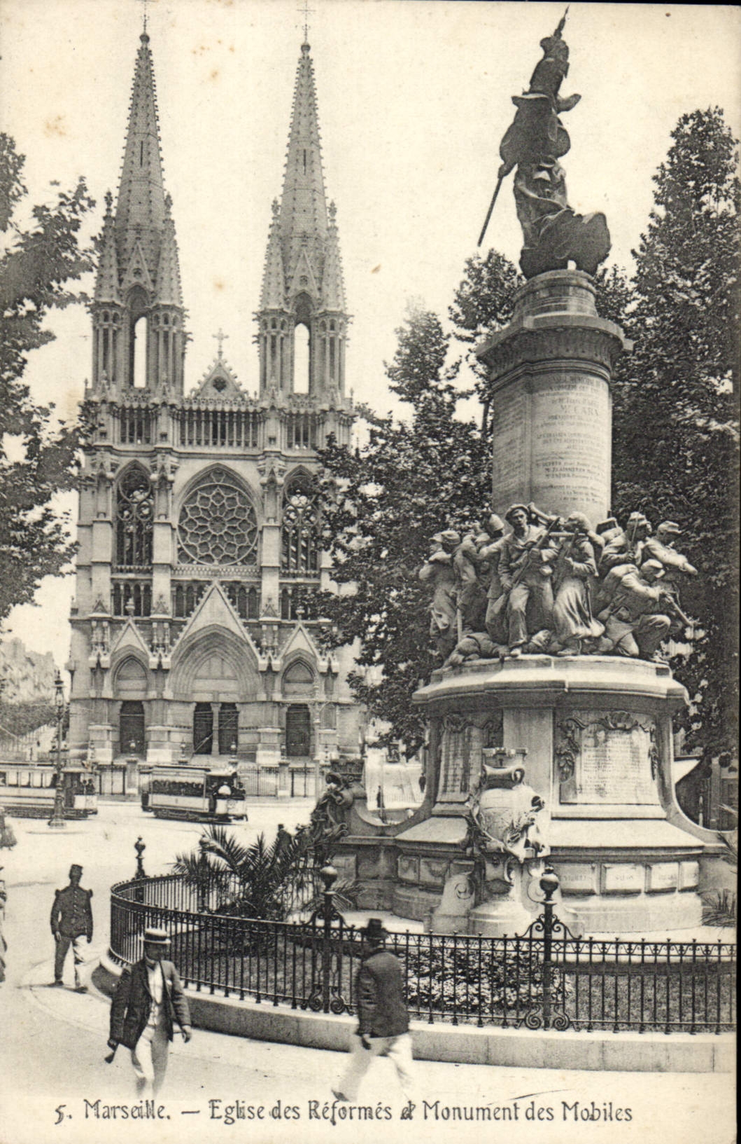 CPA Marseille Eglise des Reformes et Monument des Mobiles 