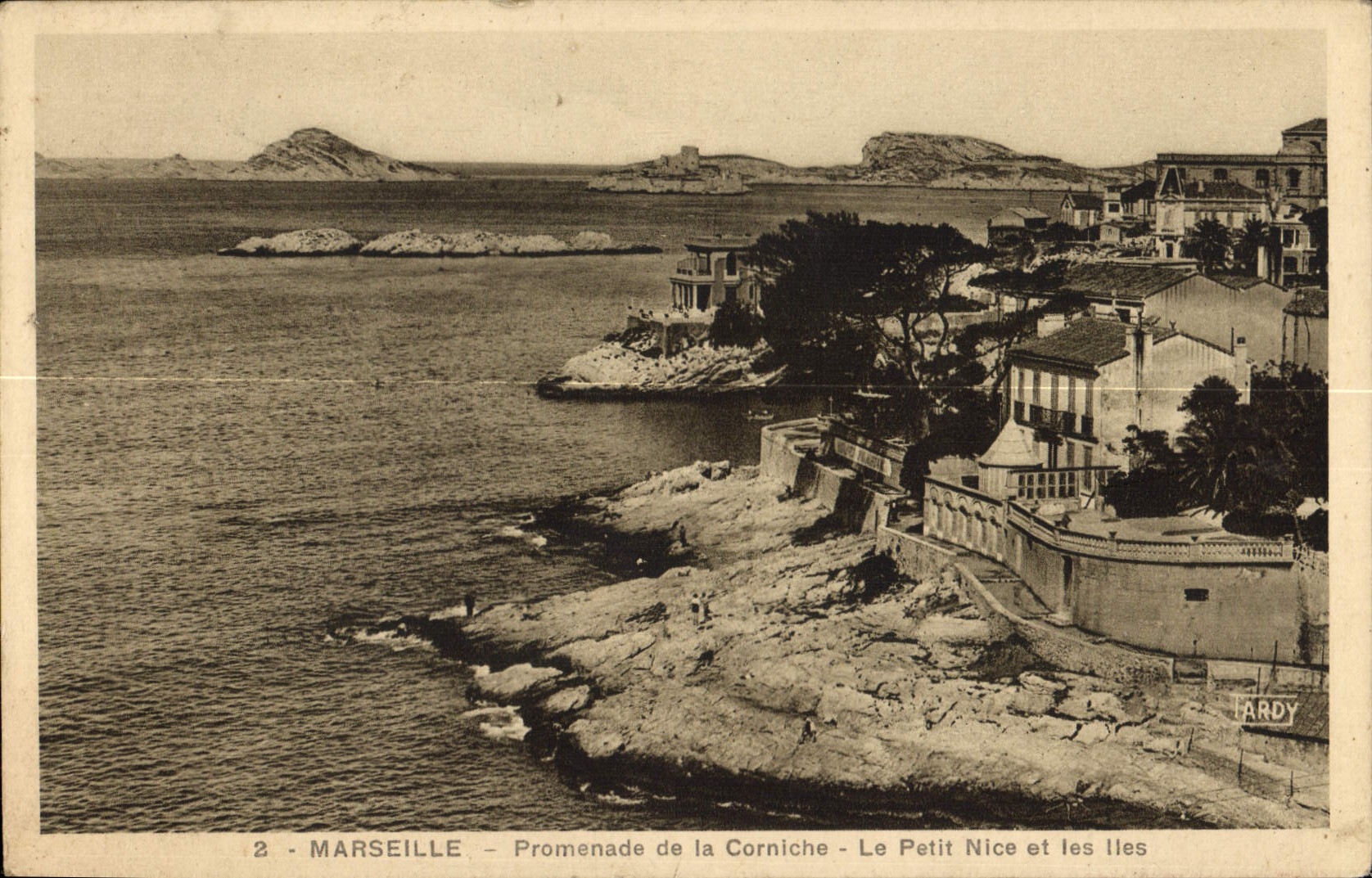 CPA Marseille Promenade de la Corniche Le Petit Nice et les Iles 