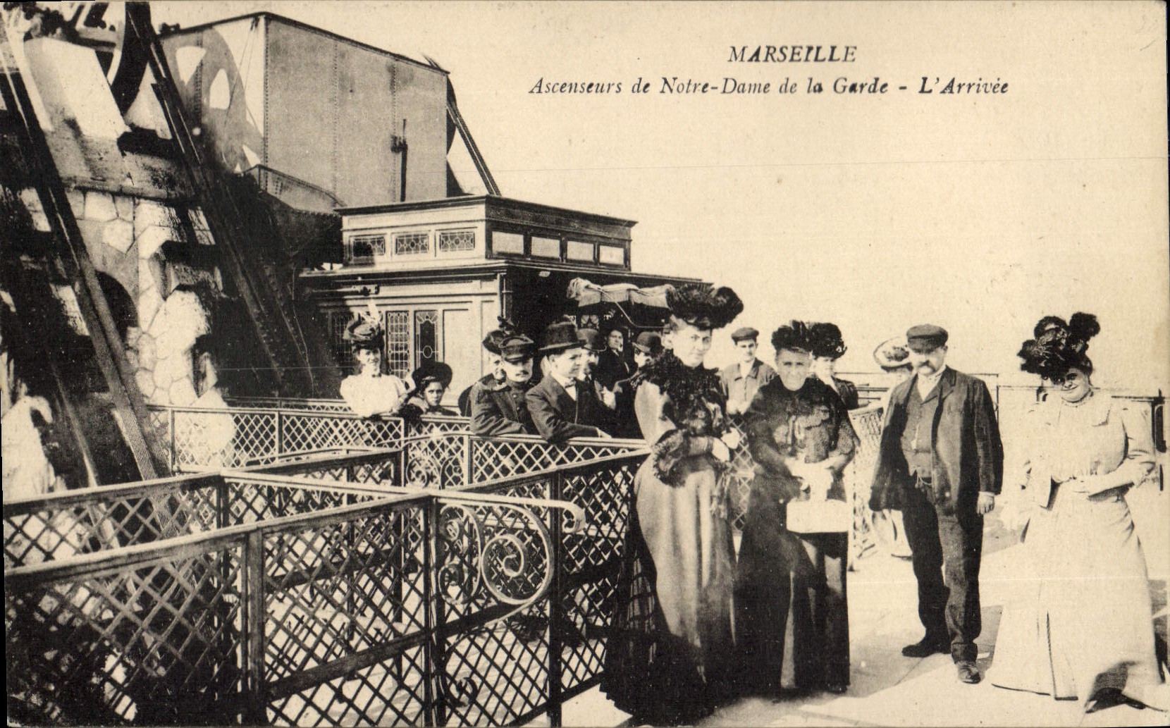 Marsiglia — Ascensori di Notre-Dame de la Garde — L'Arrivée