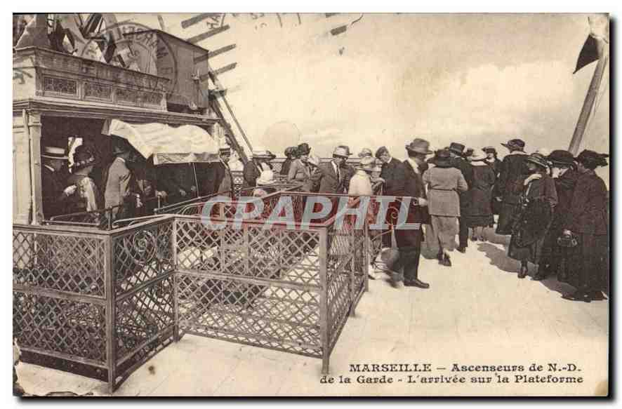 MARSEILLE — Ascenseurs de N.-D. de la Garde — L'arrivée sur la Plateforme