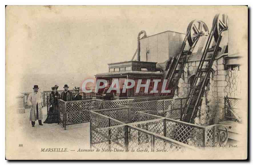 CPA Marseille Ascenseur de Notre Dame de la Garde la Sortie