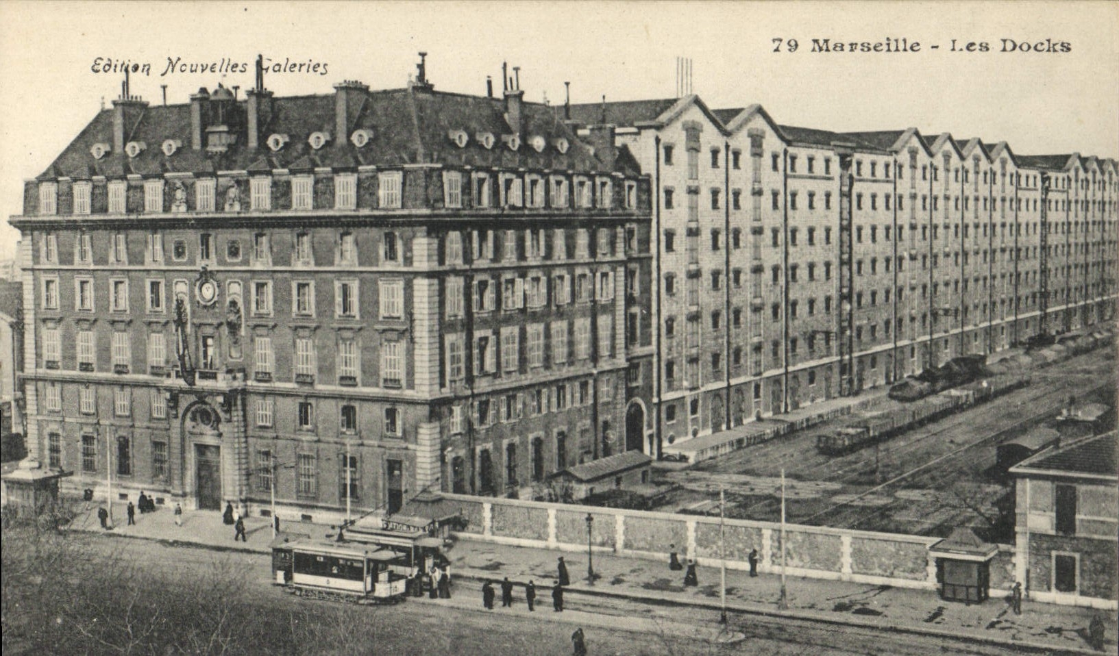 Marseille - Les Docks — vue des quais et des bâtiments — Édition Nouvelles Galeries, n°79