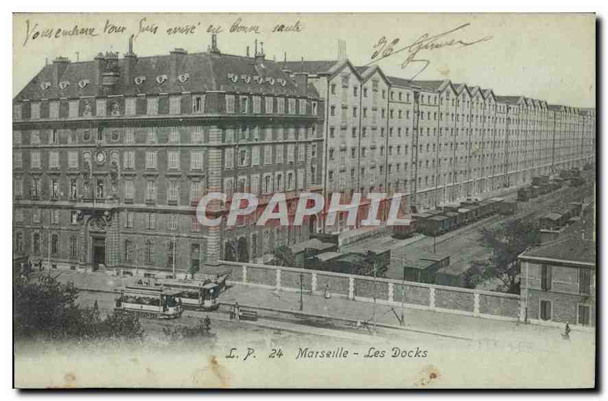 Marseille - Les Docks — vue des bâtiments et des tramways — L.P. 24