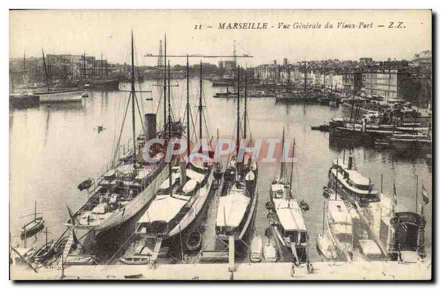 CPA Marseille Vue Generale du Vieux Port Bateaux