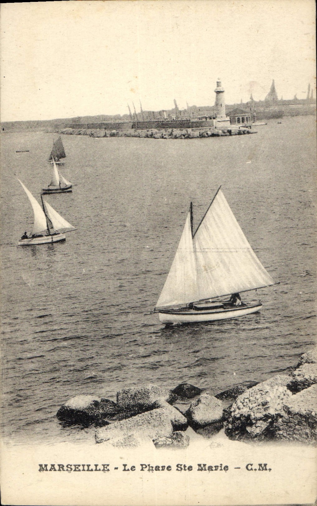 CPA Marseille Le Phare Ste Marie 