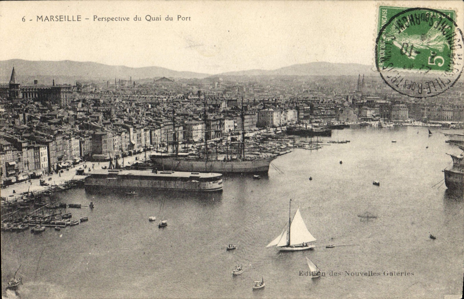 CPA Marseille Perspective du Quai du Port 