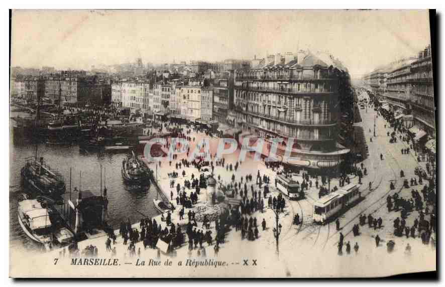 CPA Marseille La Rue de la Republique 