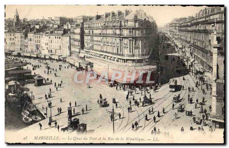 CPA Marseille Le Quai du Port et la Rue de la Republique 