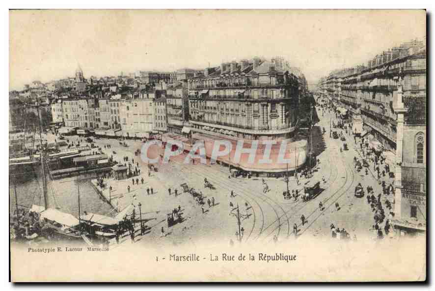 CPA Marseille La Rue de la Republique 