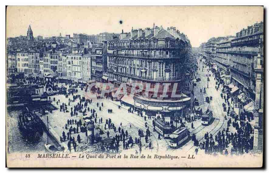 CPA Marseille Le Quai du Port et la Rue de la Republique 