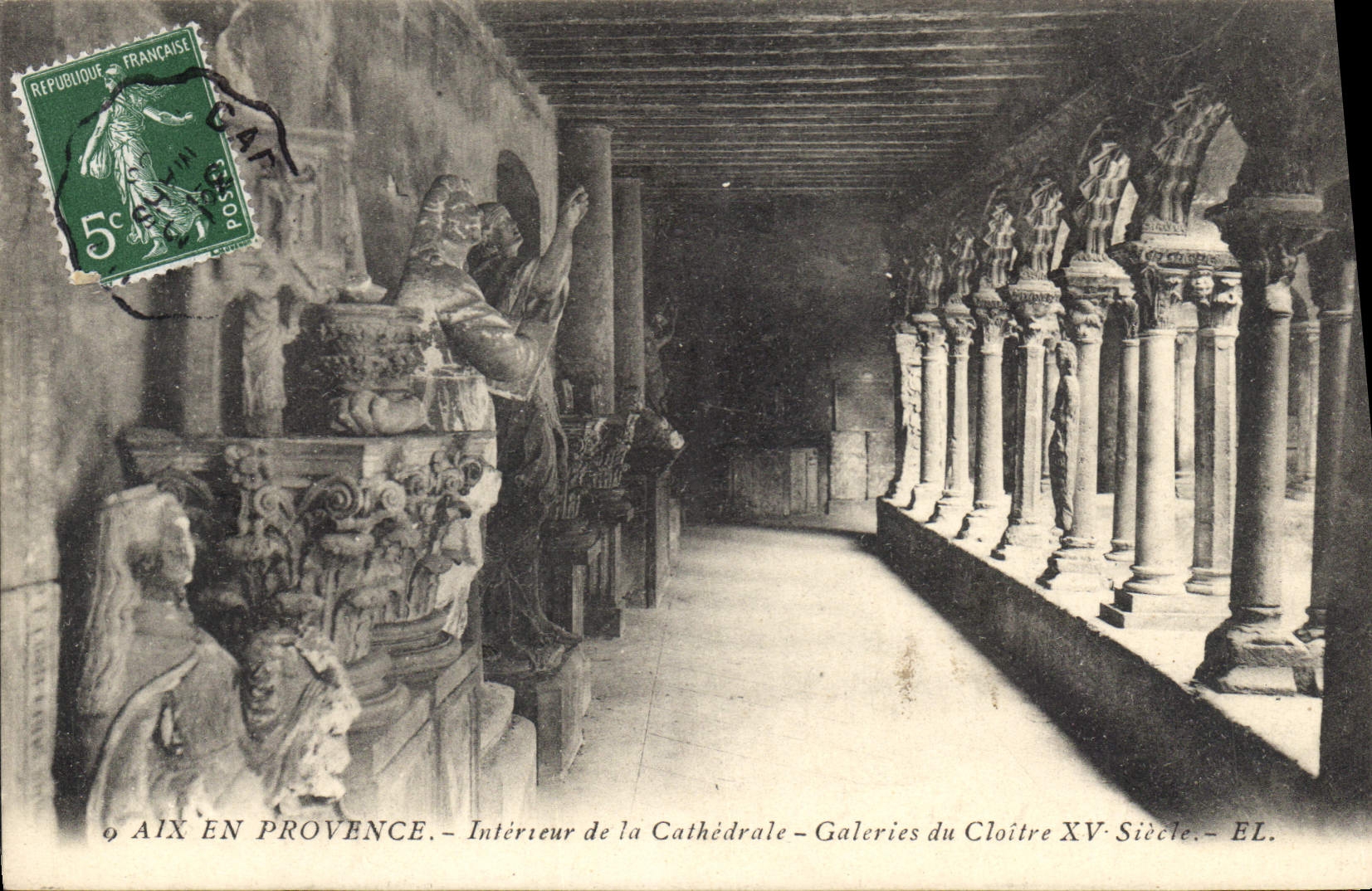 Aix-en-Provence — Intérieur de la Cathédrale — Galeries du Cloître XV Siècle — EL.