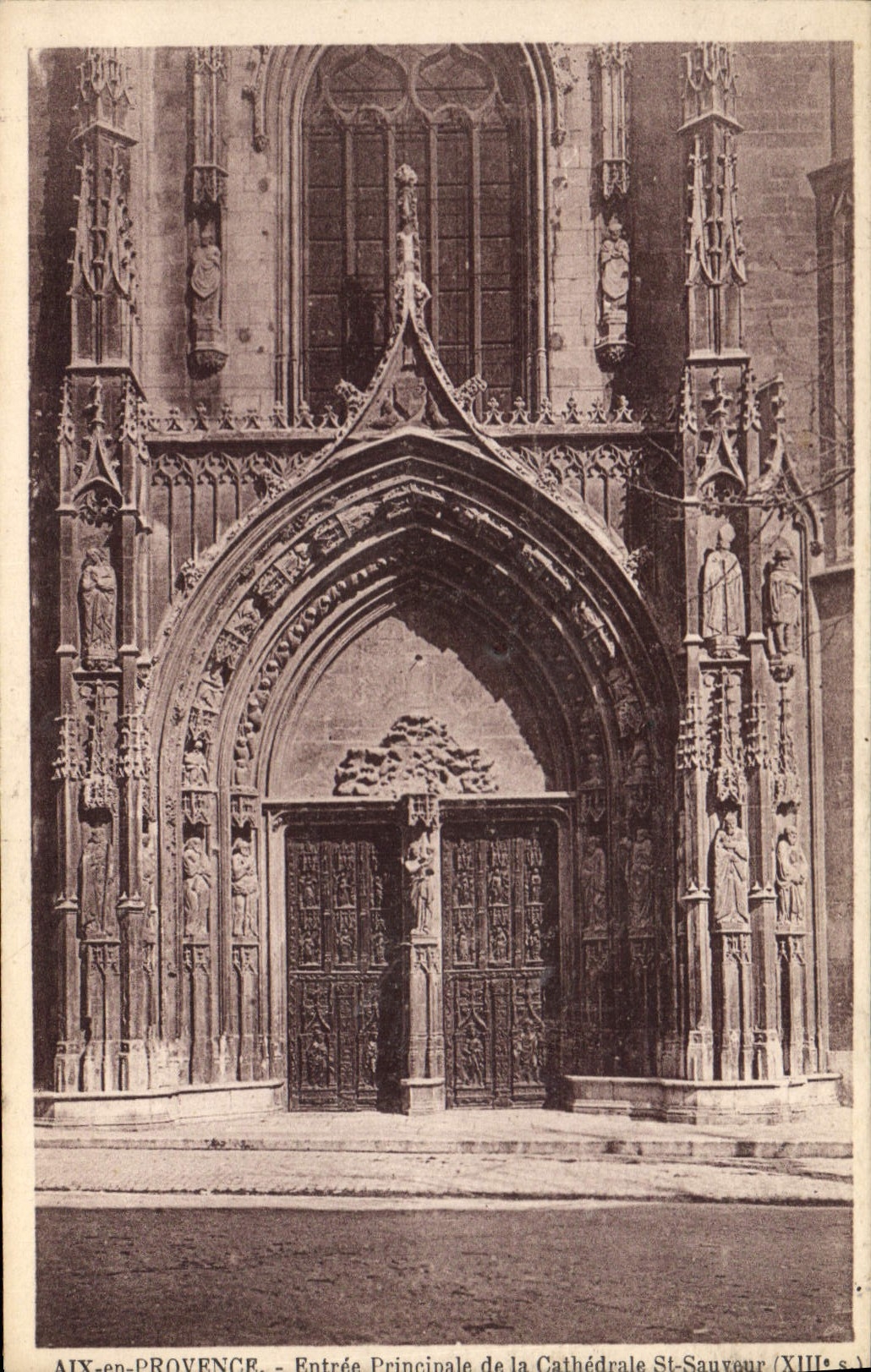 AIX-en-PROVENCE — Entrée Principale de la Cathédrale St-Sauveur (XIIIe s.)