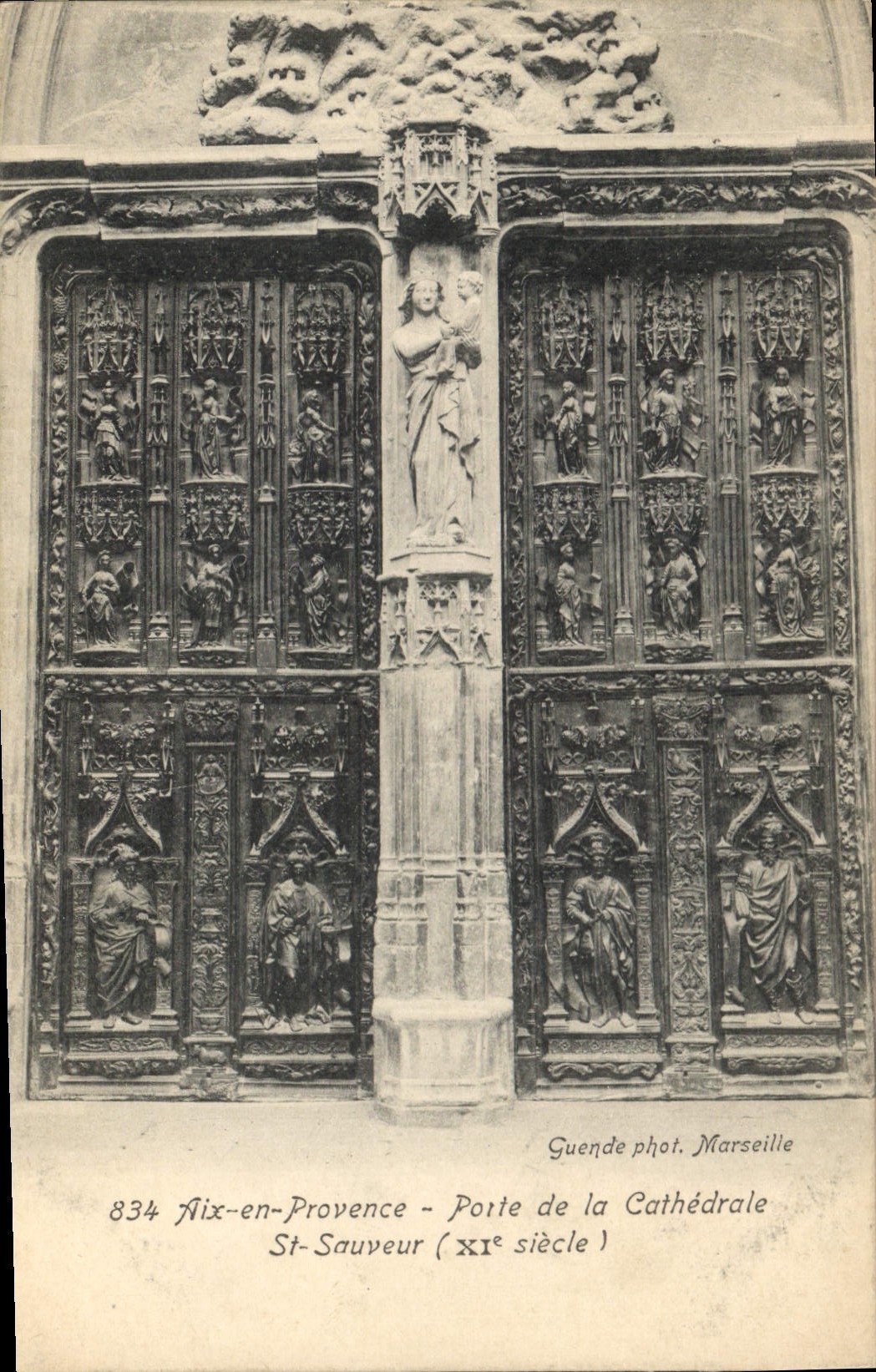 Nîx-en-Provence — Porte de la Cathédrale Saint-Sauveur (XIe siècle) — Guende phot. Marseille