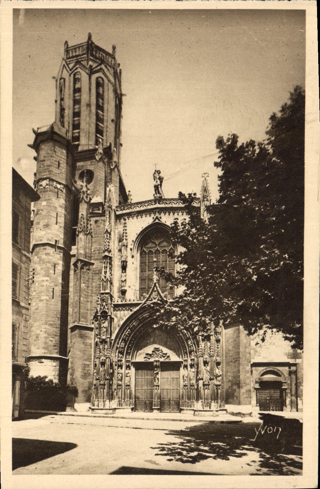 Aix-en-Provence — Cathédrale Saint-Sauveur — Éditions d'Art YVON