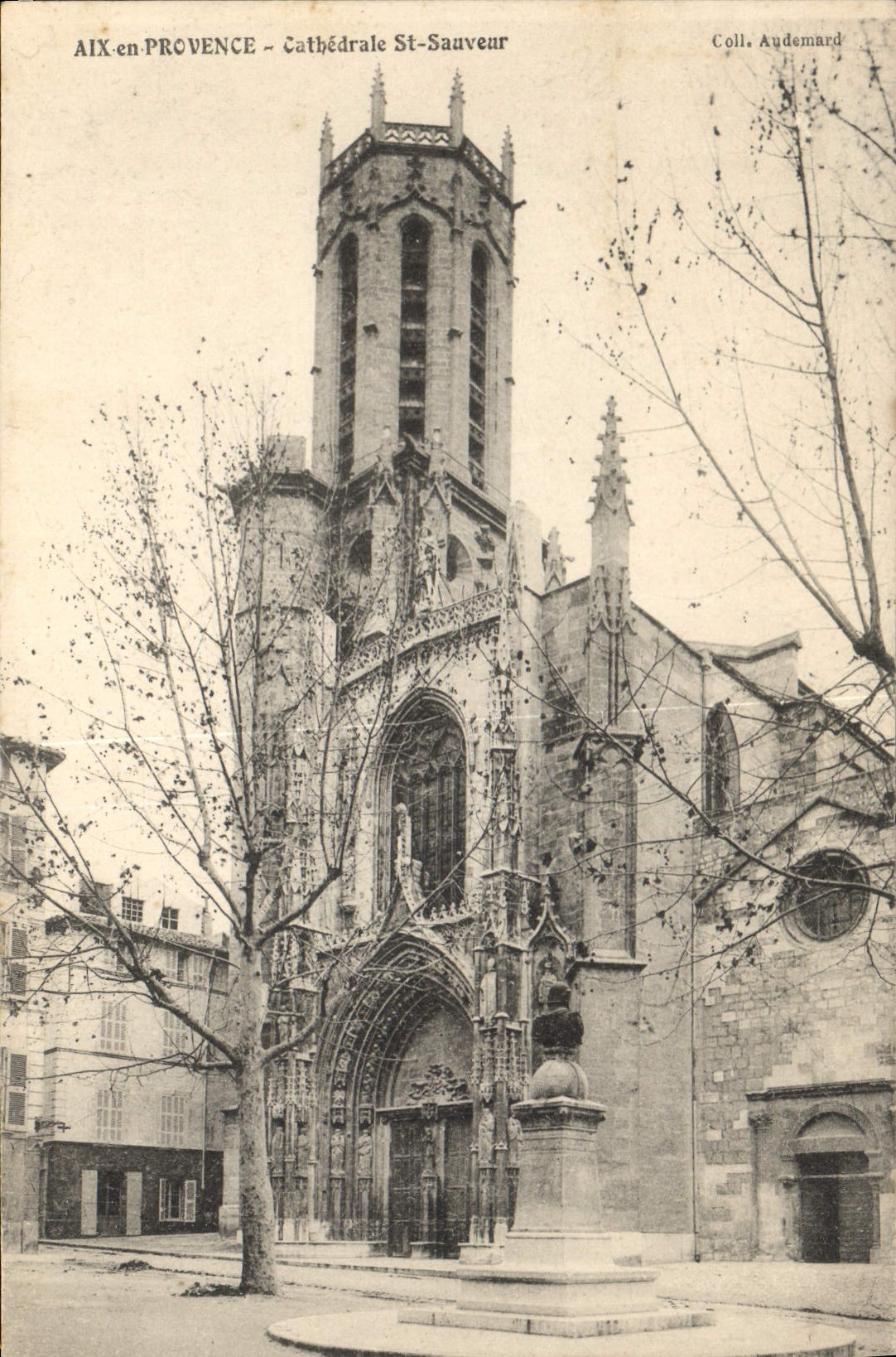 AIX-en-PROVENCE — Cathédrale St-Sauveur — Coll. Audemard