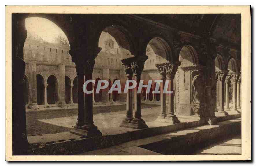 Cour du Cloître Saint-Trophime et Clocher de l'Homme de Bronze — Arles-sur-Rhône — éditeur non identifié, n° de série 512
