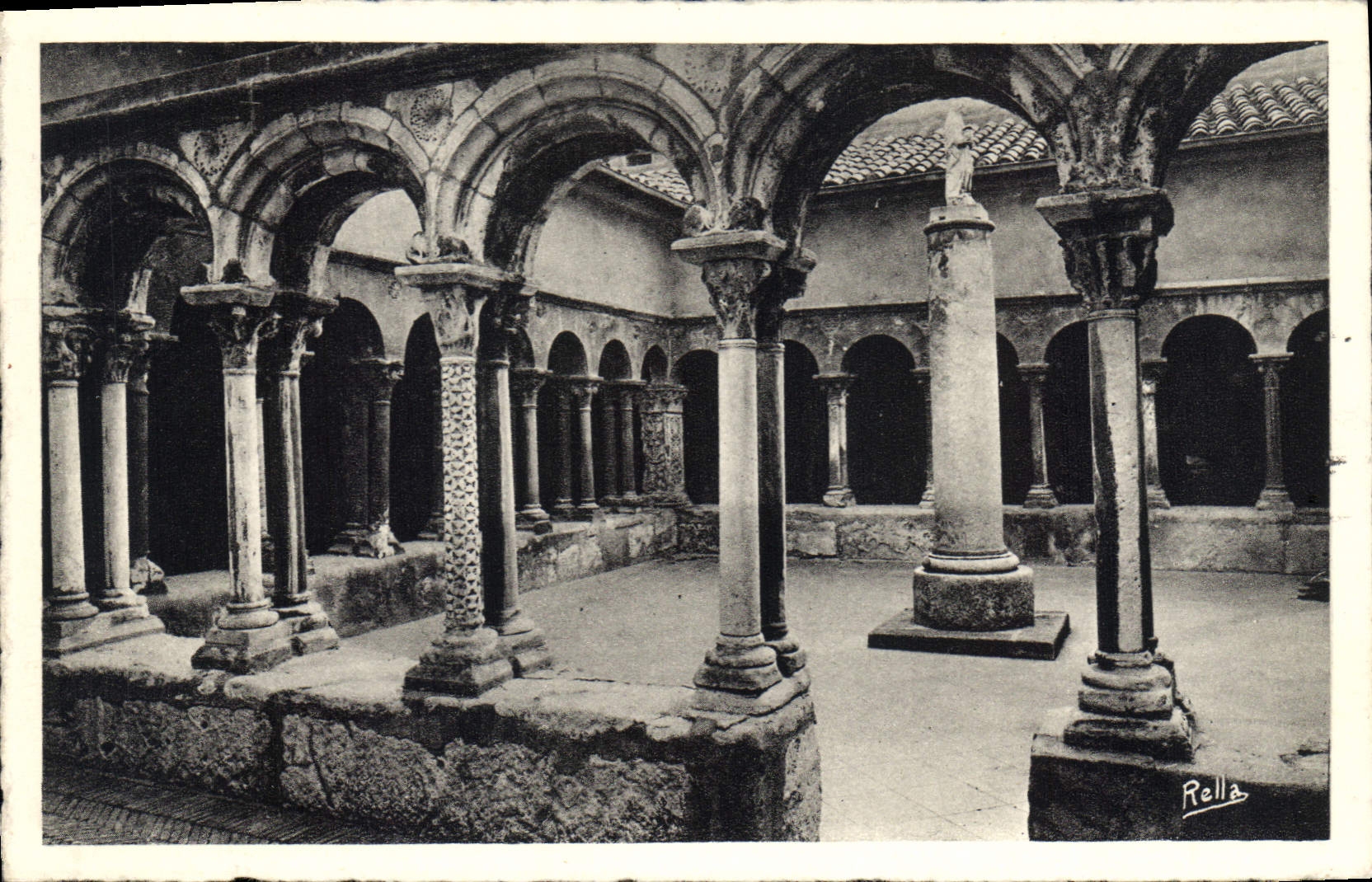 Cloître de la cathédrale Saint-Sauveur — Aix-en-Provence — Rella