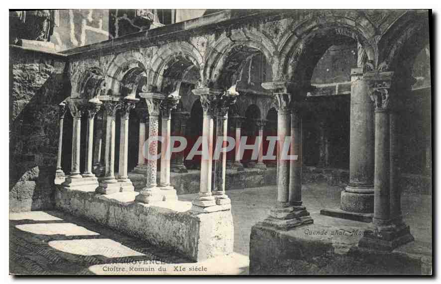 Cloître Romain du XIe siècle — Sainte-Provençe — Guéne de l'Église