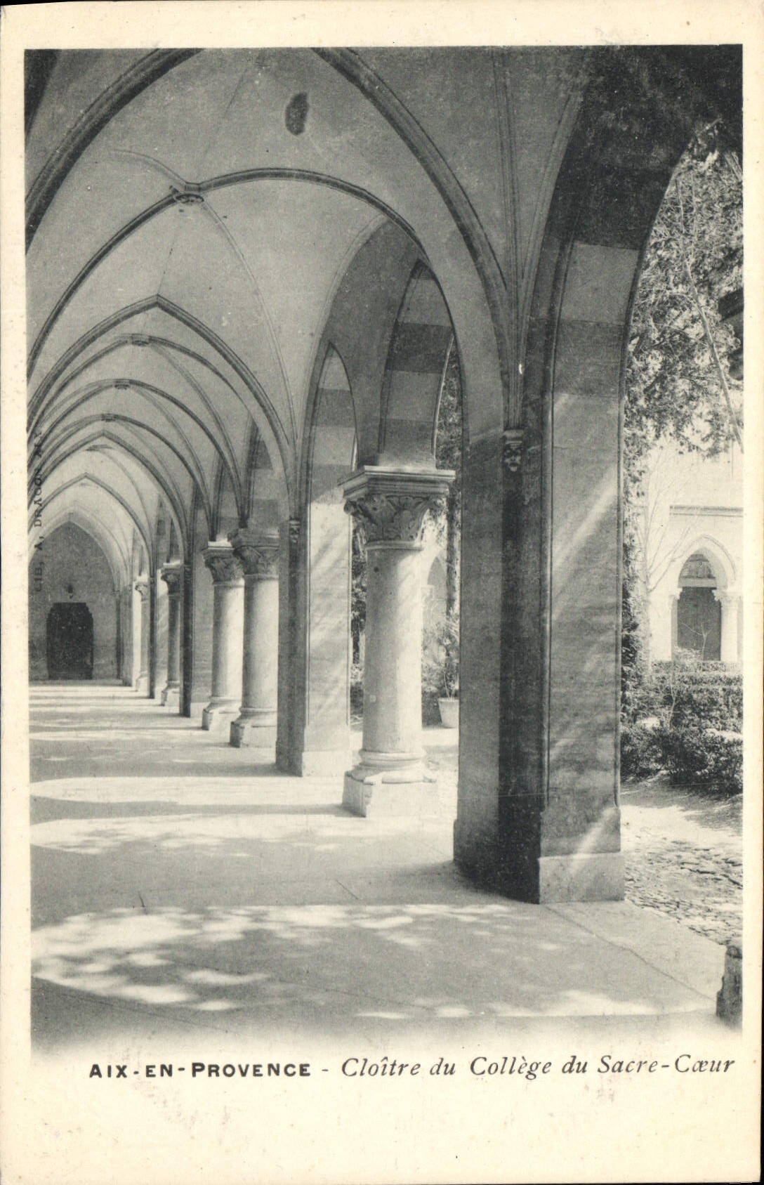 Aix-en-Provence — Cloître du Collège du Sacré-Cœur — éditeur A. Dujardin