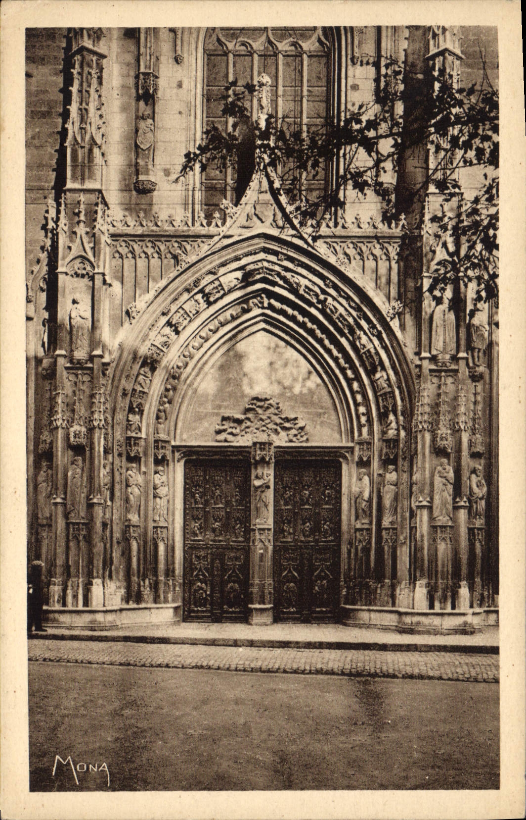 Aix-en-Provence — Portail de la Cathédrale Saint-Sauveur — Éditeur MONA, n° SE 103