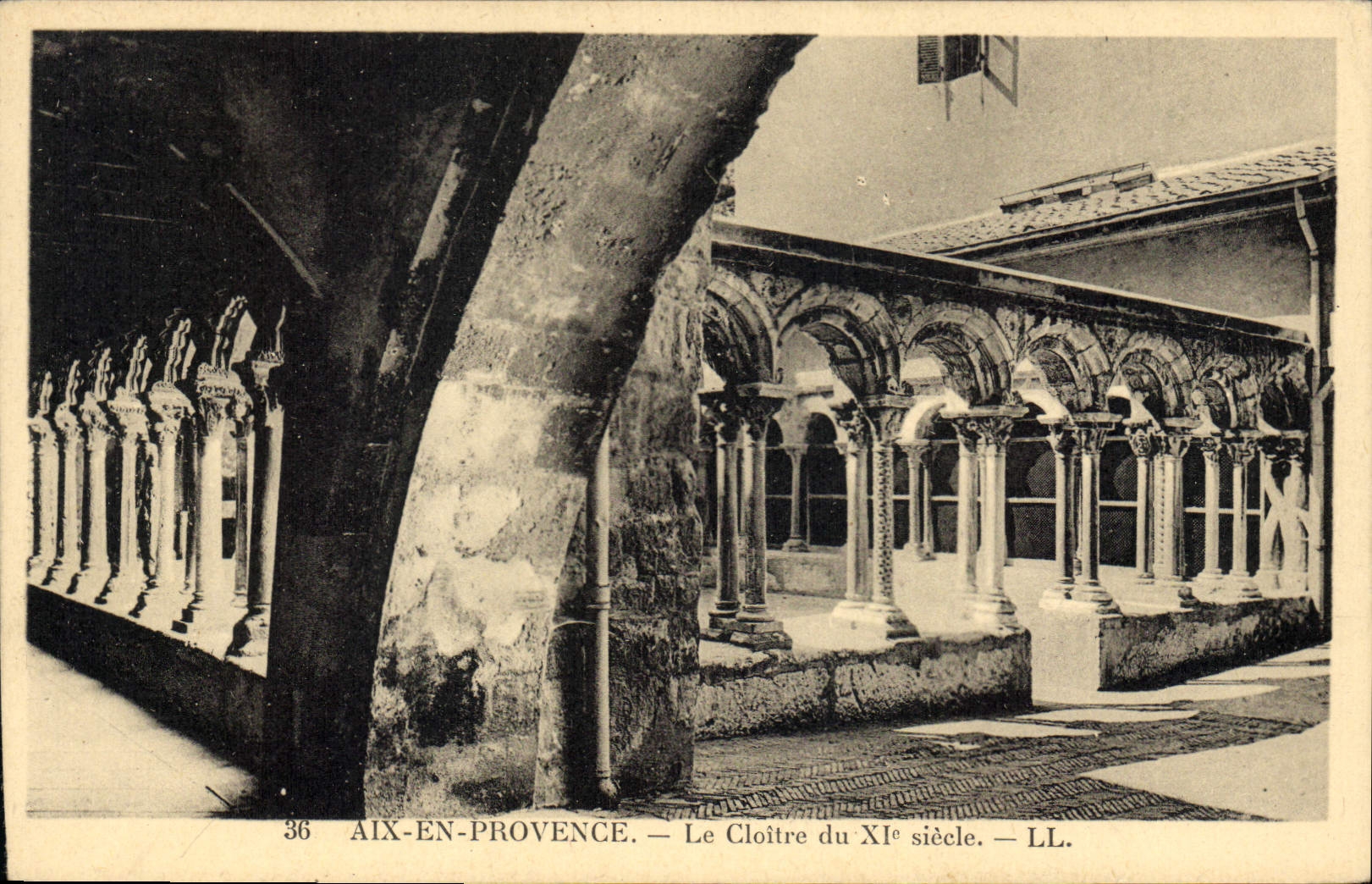 Aix-en-Provence — Le Cloître du XIe siècle — LL.
