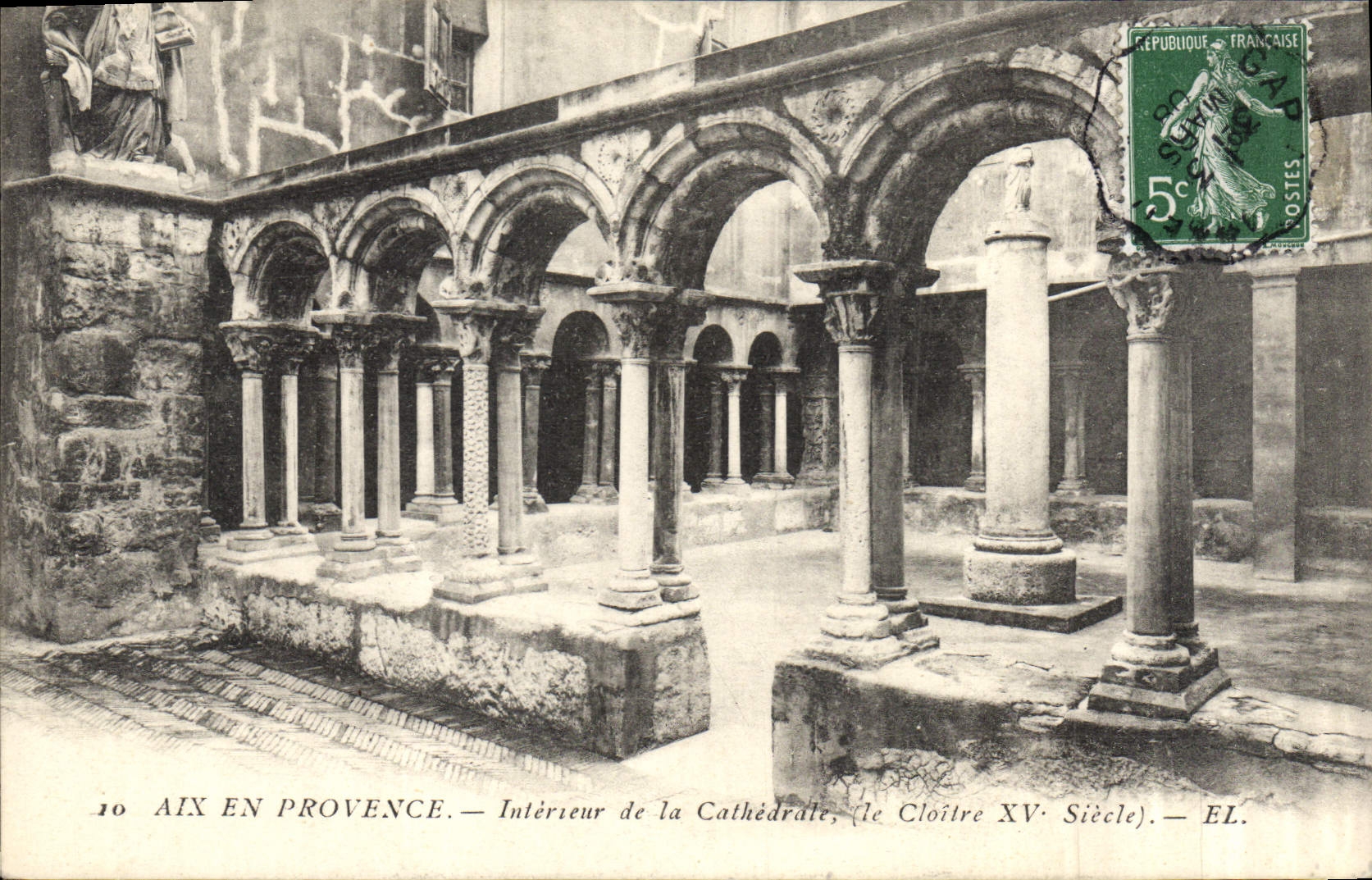 Aix-en-Provence — Intérieur de la Cathédrale, le Cloître XVème Siècle — EL.