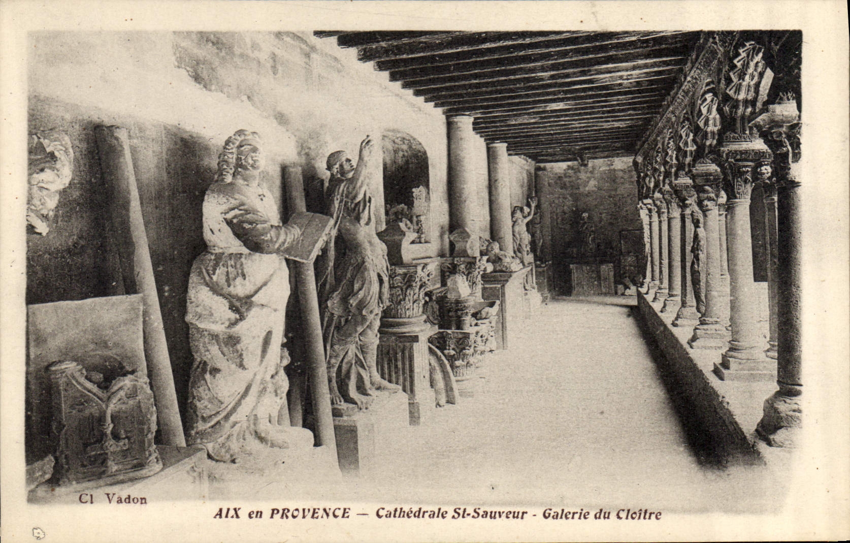 AIX en PROVENCE — Cathédrale St-Sauveur — Galerie du Cloître — Cl Vadon