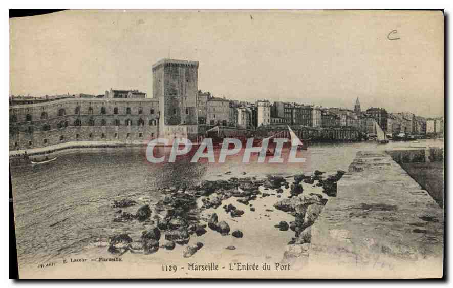 CPA Marseille l'entree du Port 