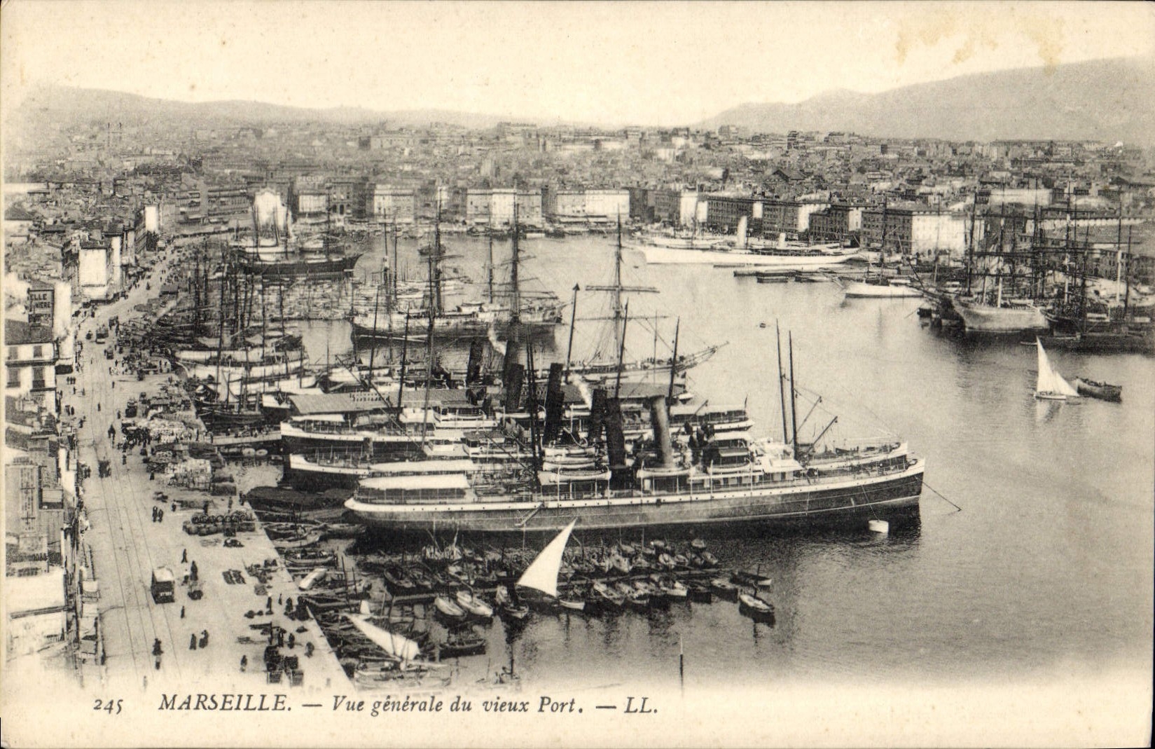 Marseille — Vue générale du vieux Port — LL. n° 245